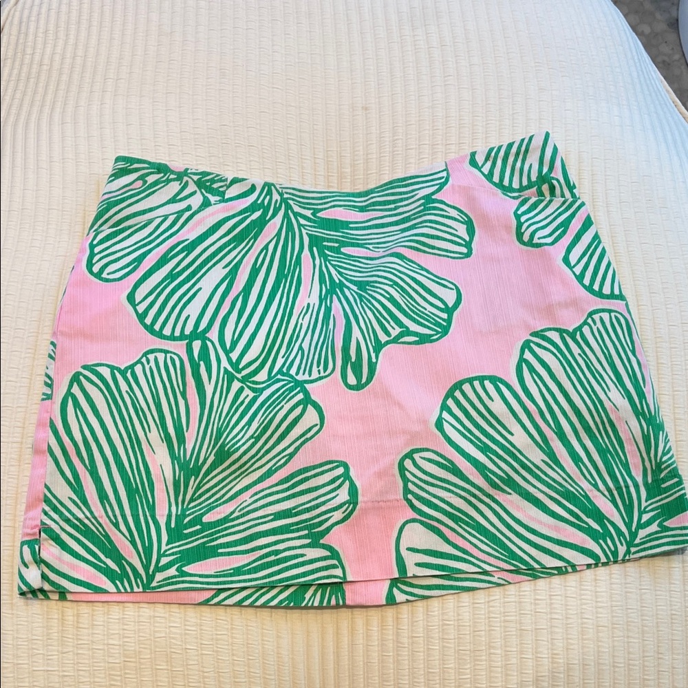 Lilly Pulitzer Pink and Green Leaf Skort